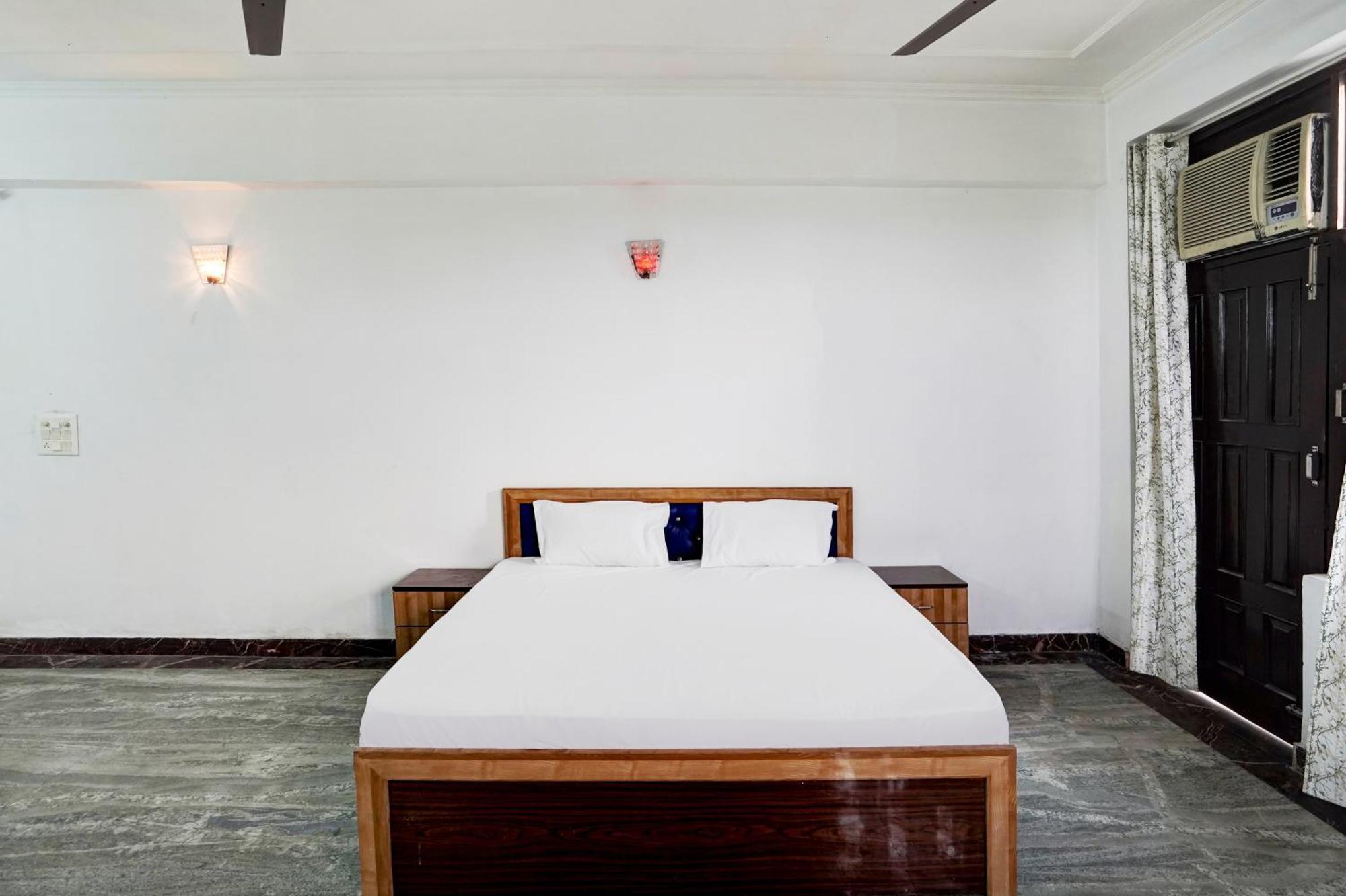 Hotel O Radisson Red Hotel & Restaurant ガーズィヤーバード エクステリア 写真