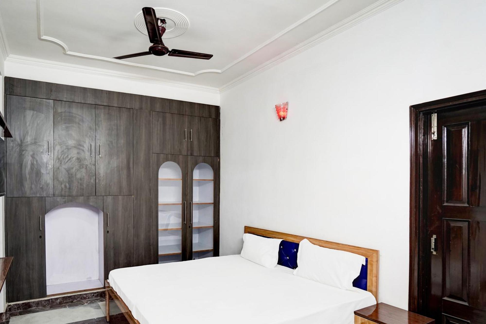 Hotel O Radisson Red Hotel & Restaurant ガーズィヤーバード エクステリア 写真