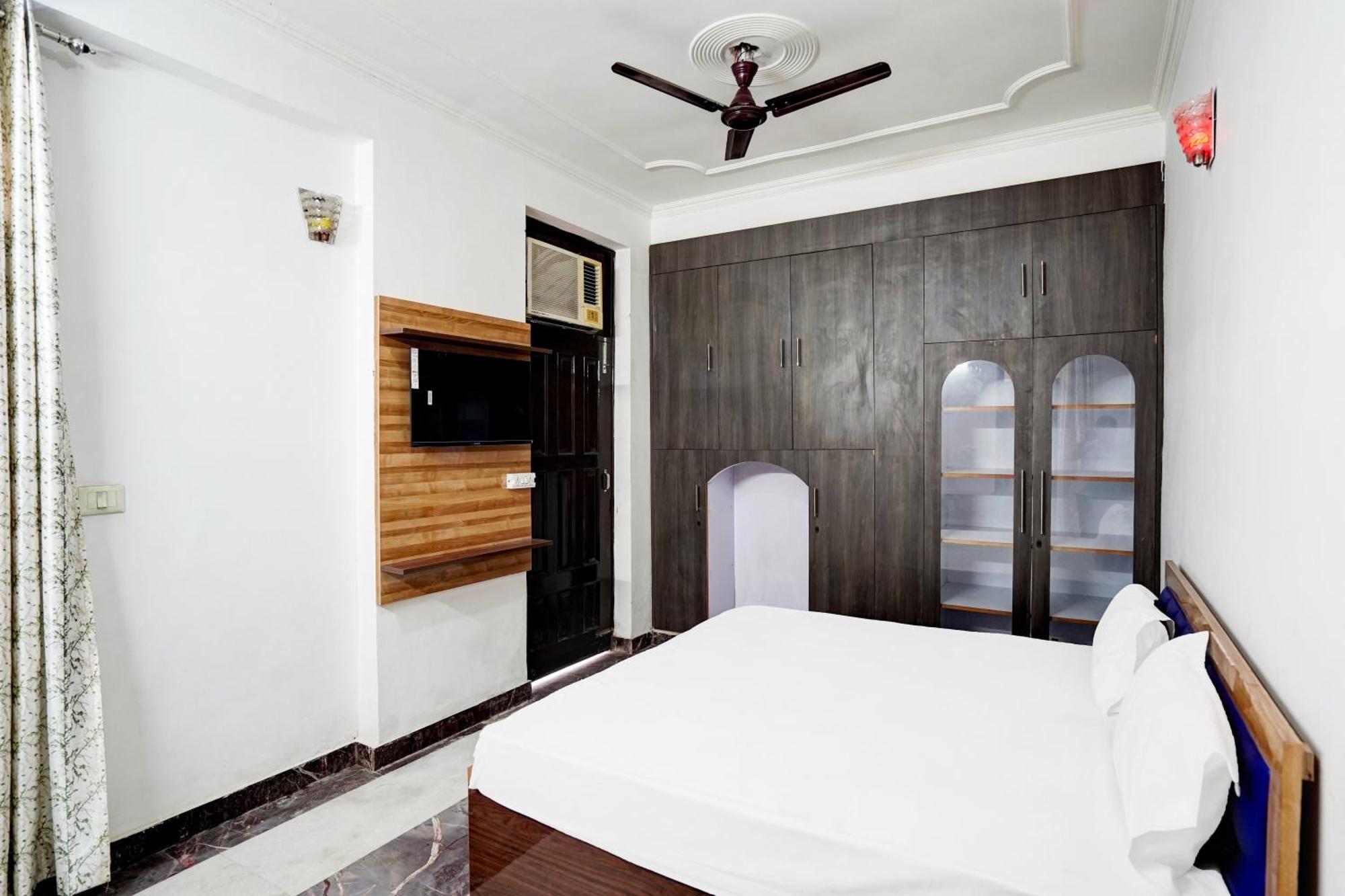 Hotel O Radisson Red Hotel & Restaurant ガーズィヤーバード エクステリア 写真